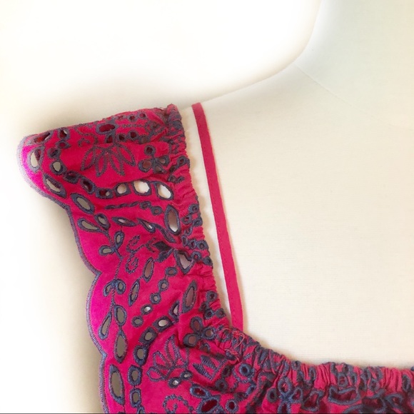 3 / $25 FOREVER 21 eyelet crop top size large - Picture 2 of 4